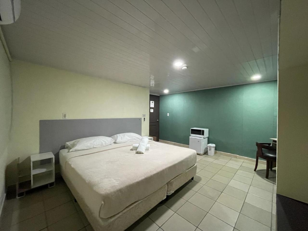 Hostal El Prado ปานามาซิตี้ ภายนอก รูปภาพ