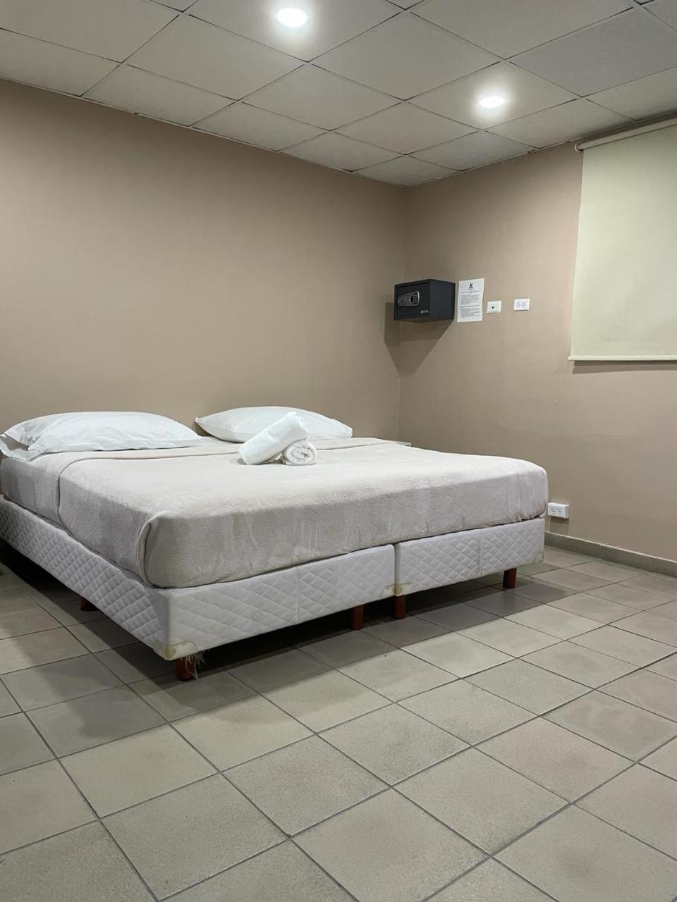 Hostal El Prado ปานามาซิตี้ ภายนอก รูปภาพ
