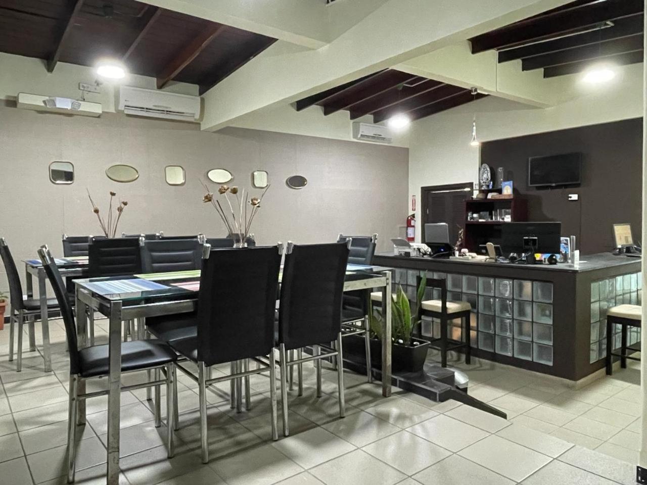 Hostal El Prado ปานามาซิตี้ ภายนอก รูปภาพ