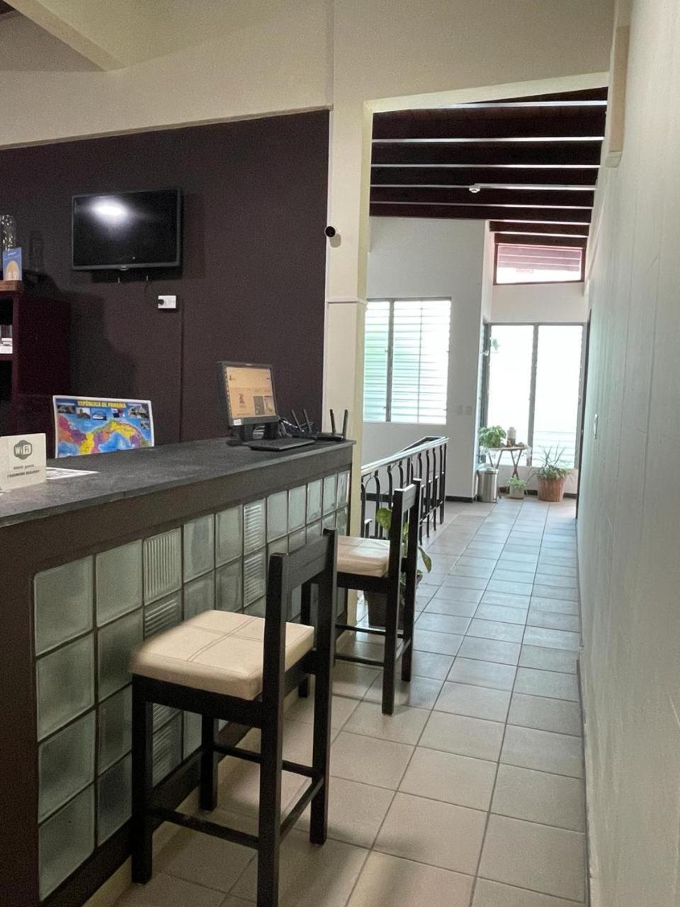 Hostal El Prado ปานามาซิตี้ ภายนอก รูปภาพ