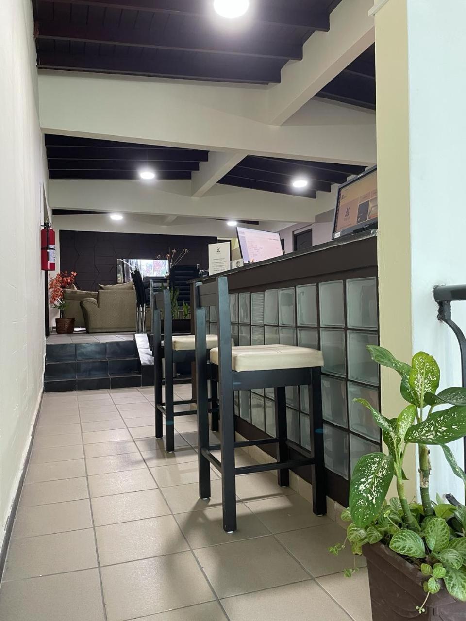 Hostal El Prado ปานามาซิตี้ ภายนอก รูปภาพ