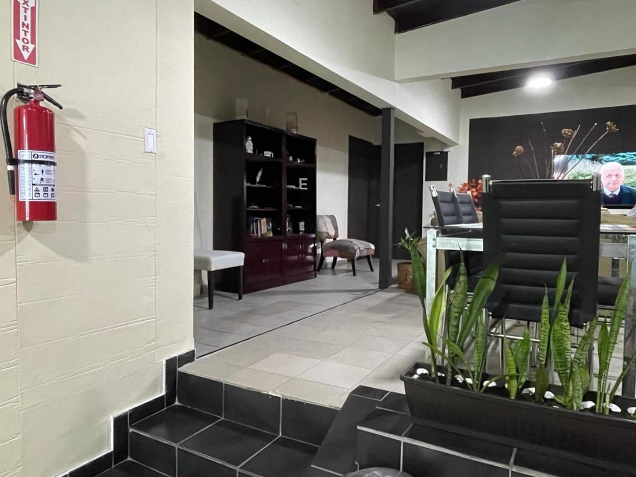 Hostal El Prado ปานามาซิตี้ ภายนอก รูปภาพ