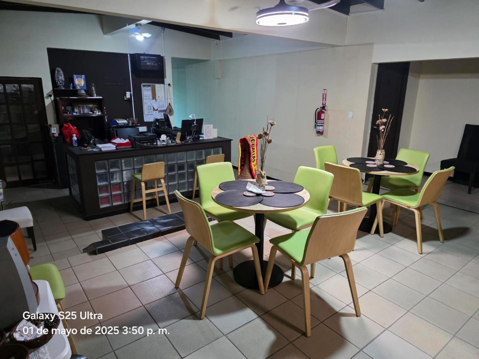 Hostal El Prado ปานามาซิตี้ ภายนอก รูปภาพ